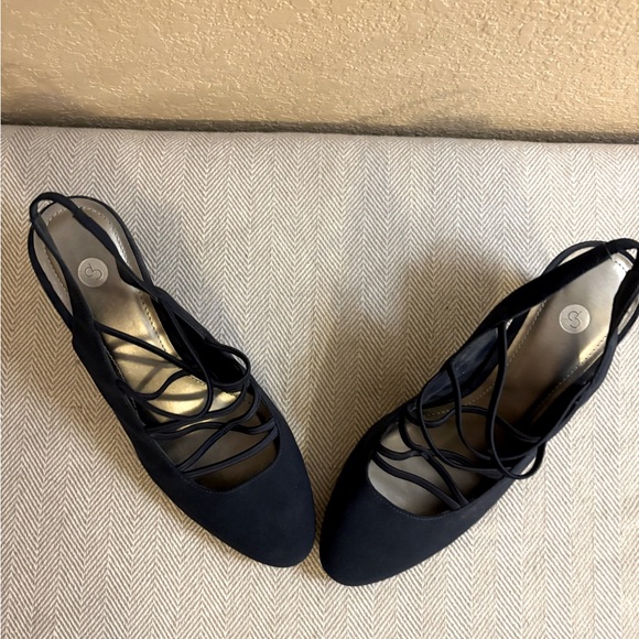 Chic Black Women's Heels - Picture 1 of 8